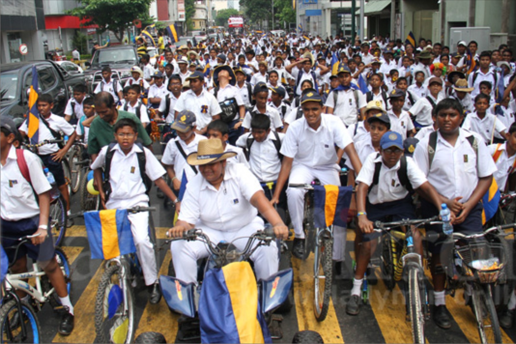 Royal–Thomian cycle parade